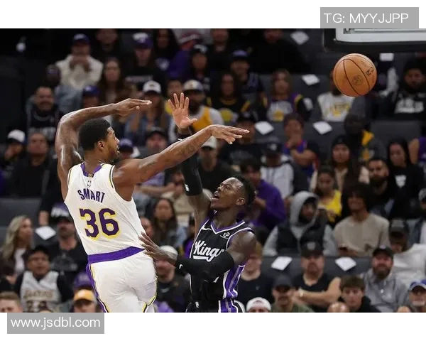 艾顿谈老詹末节表现:像电影一样,那个庆祝动作是历史级别的 艾顿谈老詹末节表现:像电影一样,那个庆祝动作是历史级别的